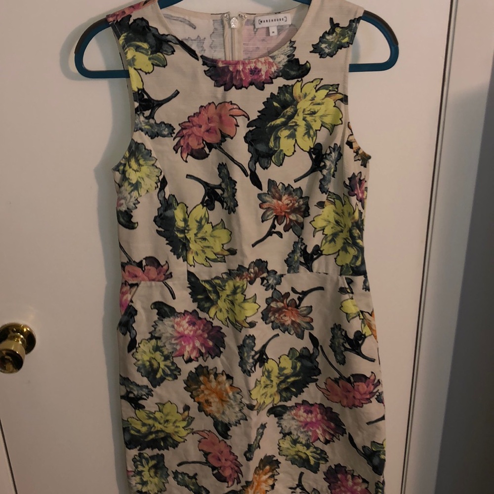 Floral dress with pockets